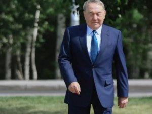 Nazarbayev Bakıda bütün bulvarı gəzdi